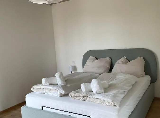 Int. Apartment *